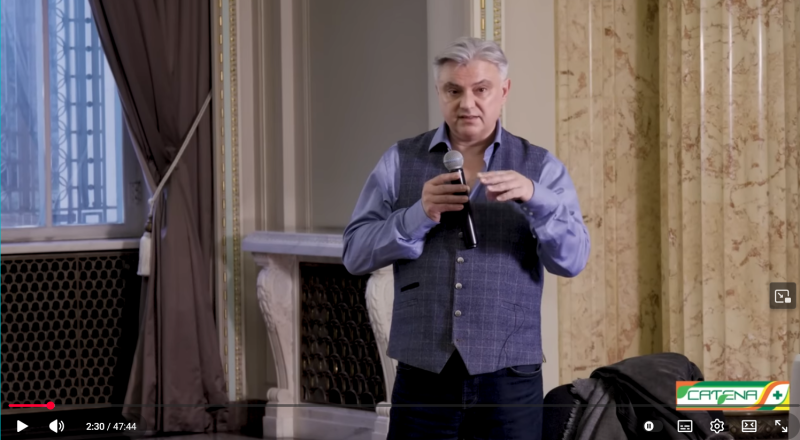 Professor Marius Turda delivering public lecture in Bucharest